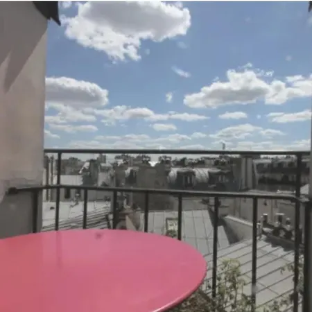 Sous Les Toits De Shared Place Alloggio in famiglia *